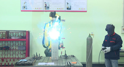 Auto welding machine